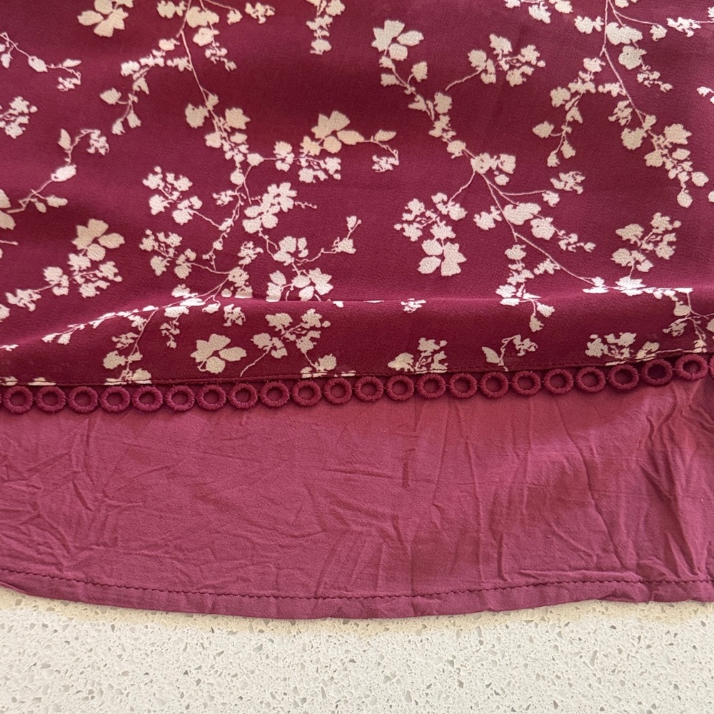 Patterned Burgundy/Cream Layered Dress w/ Flowy Skirt and Short Sleeve (Medium) - Picture 8 of 14